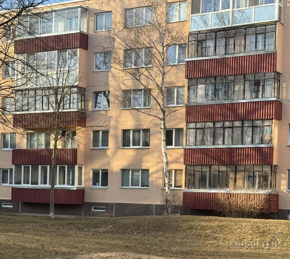 Parduodamas tvarkingas, šviesus 3 kambarių - nuotraukos Nr. 2