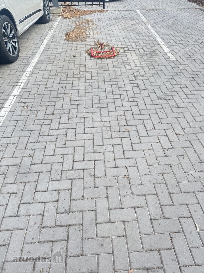 Nuomojamos parkavimo vietos privačiame kieme. - nuotraukos Nr. 2