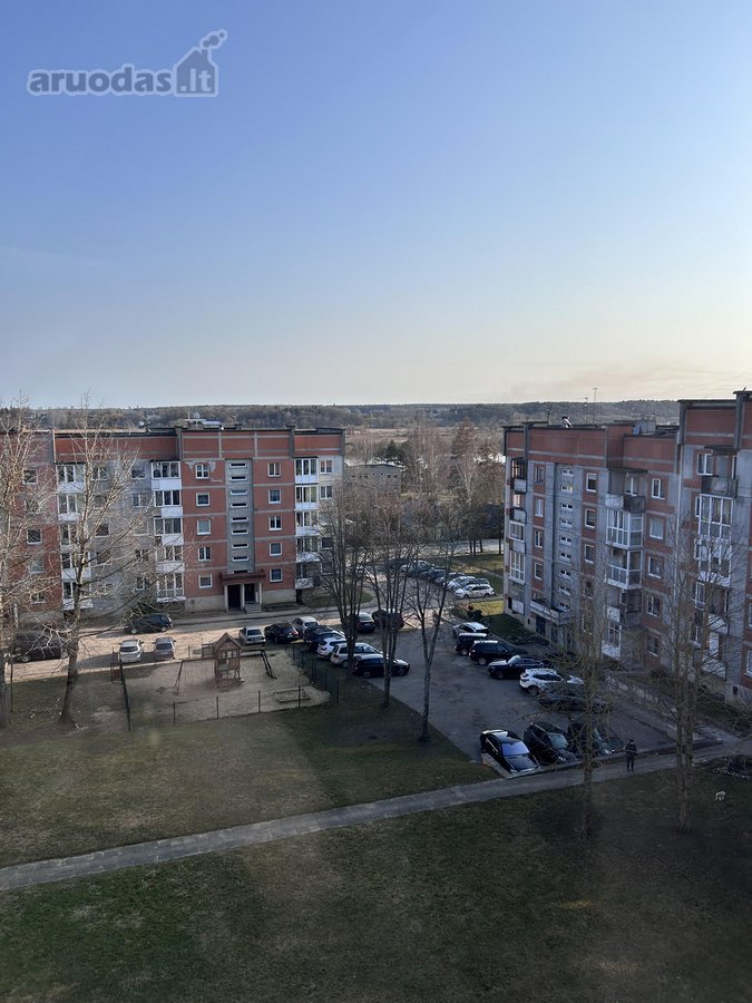 Parduodamas keturių kambarių butas su