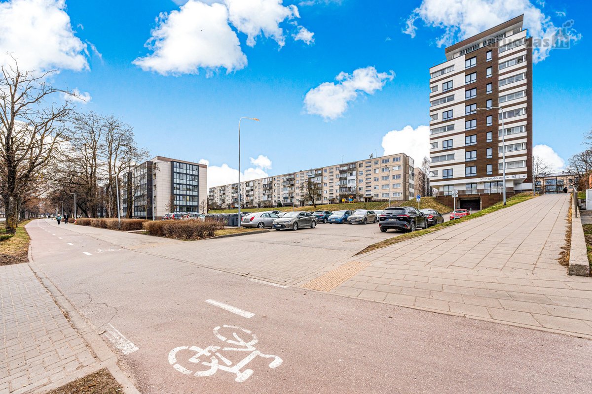 Parduodamas erdvus ir šviesus 3 kambarių - nuotraukos Nr. 28