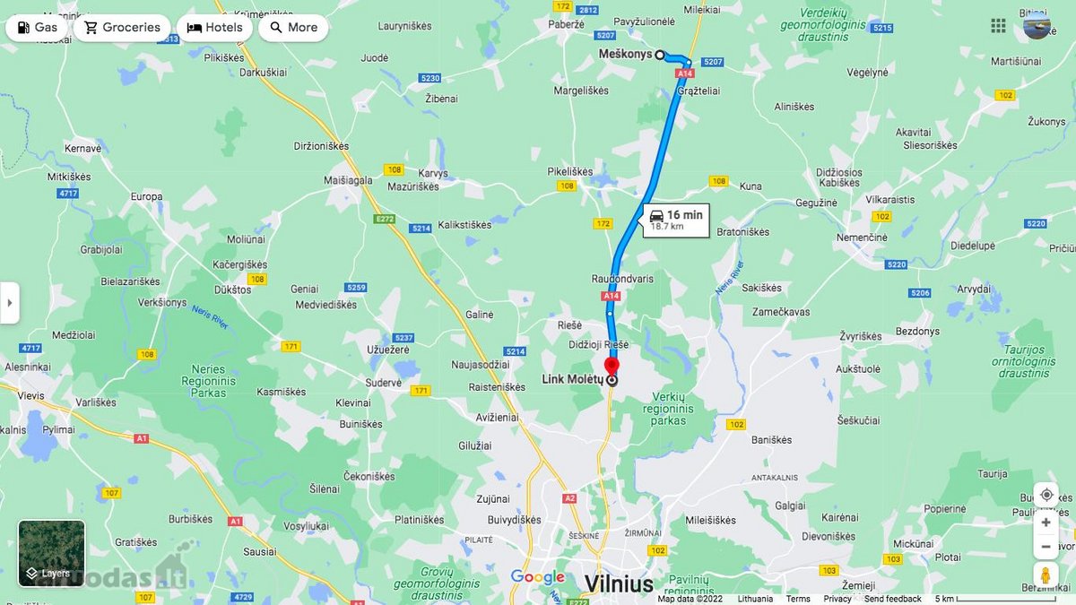 Parduodamas 1 ha sodybinis sklypas.
