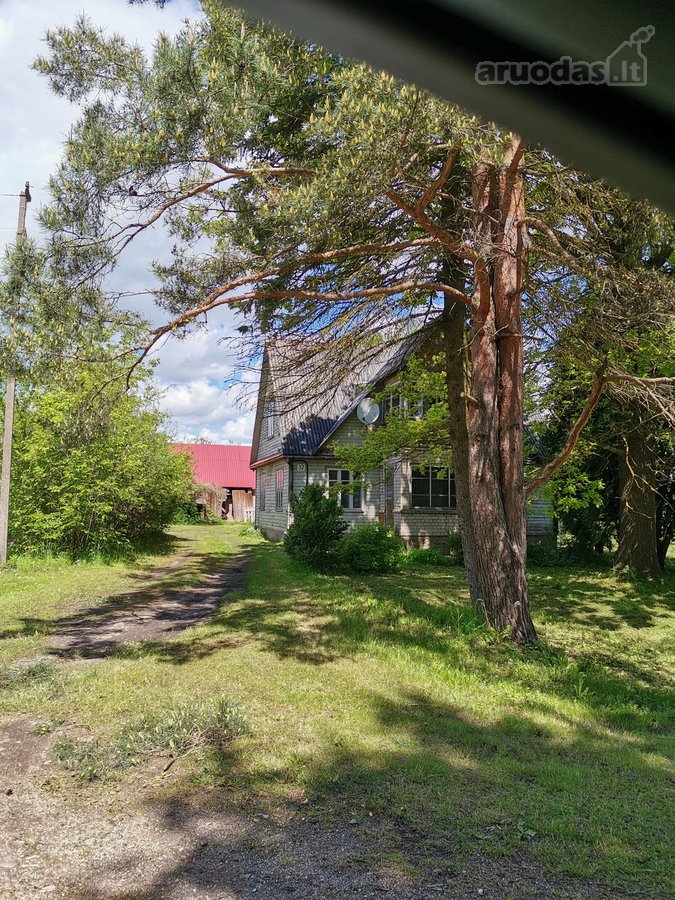 Parduodu gyvenamą namą su ūkiniu pastatu ir