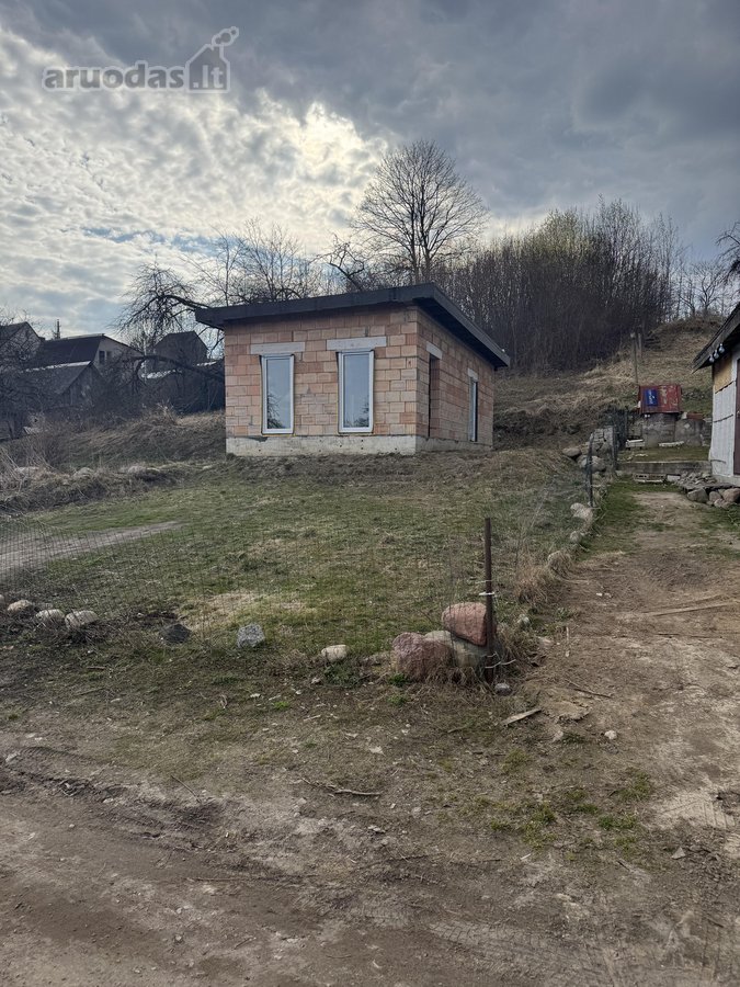 50kv.m.atstatyti du sublokuoti ūkio pastatai - nuotraukos Nr. 7