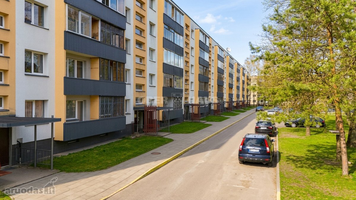 Parduodamas 4 Kambarių Butas Renovuotame Name
