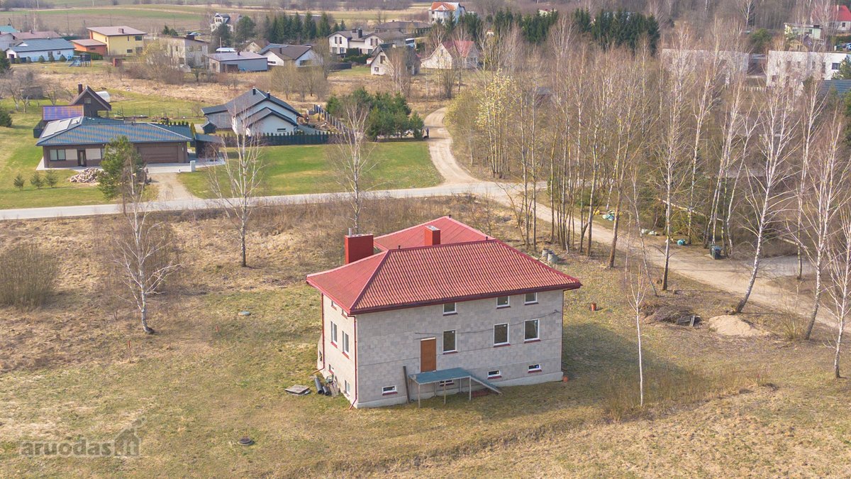 Parduodamas Erdvus 340 Kv. M Namas Pagiriuose