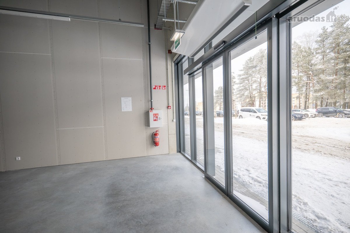 Nuomojamos 109,8 m² komercinės patalpos,
