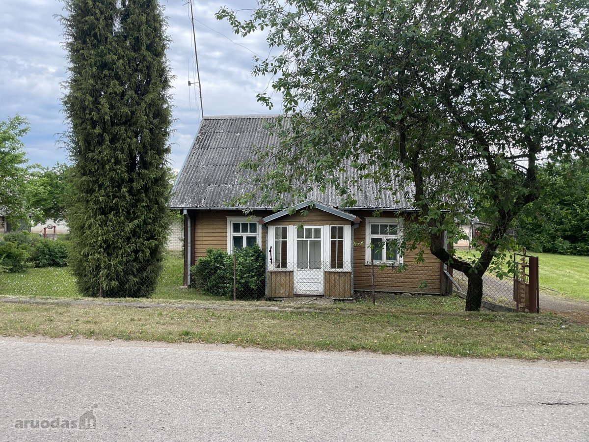 Parduodamas namas Siesikų miestelyje. Namo