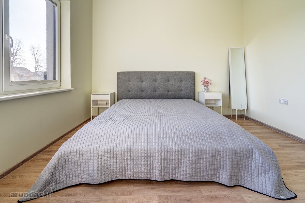 Nuomojamas erdvus 3 kambarių butas su kiemu - nuotraukos Nr. 20