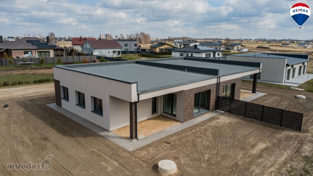 Kotedžas Toliau Nuo Gatvės Rezervuotas. - nuotraukos Nr. 2