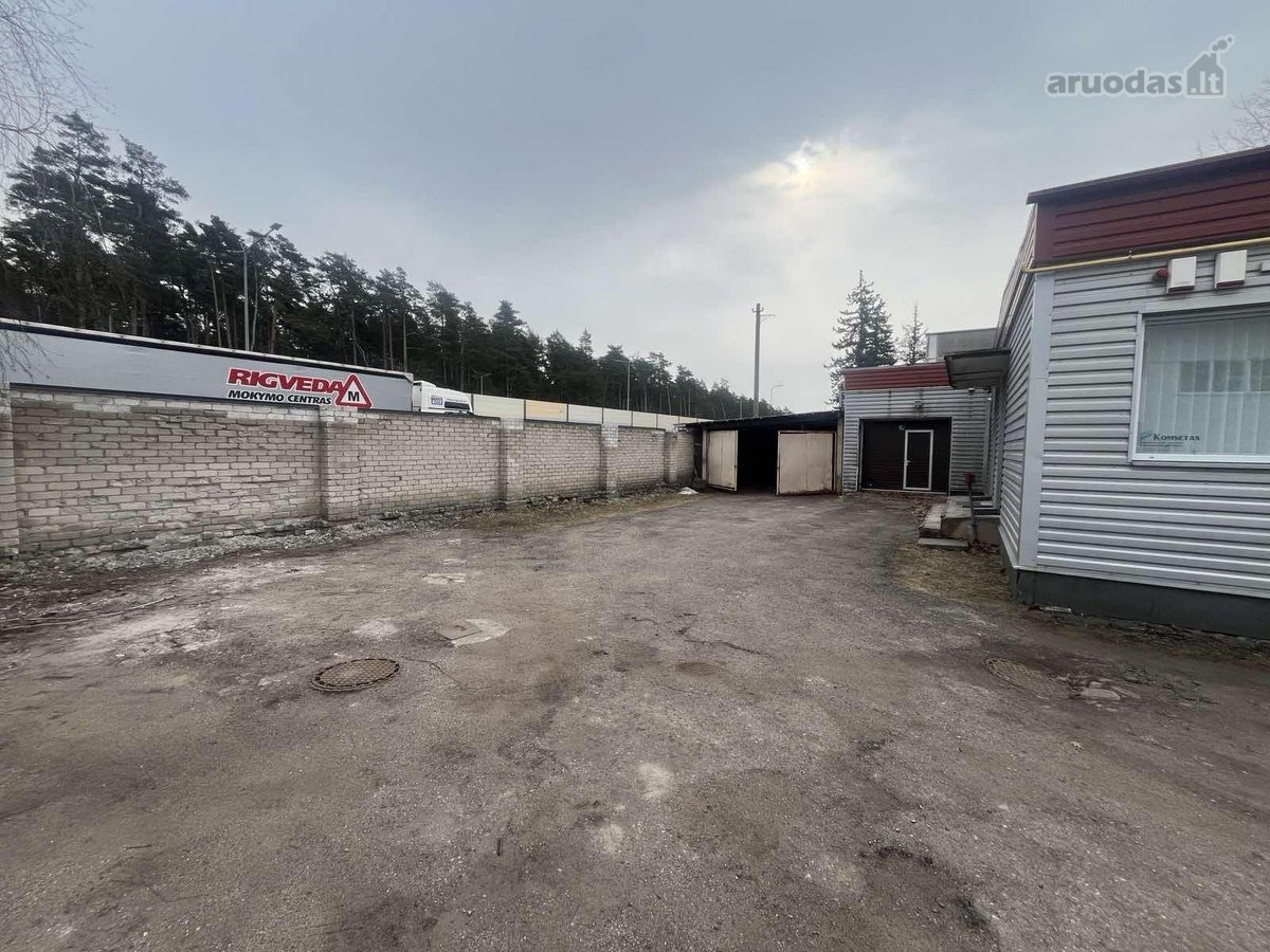 Nešildoma, prapučiama pastogė, apie 80m2.