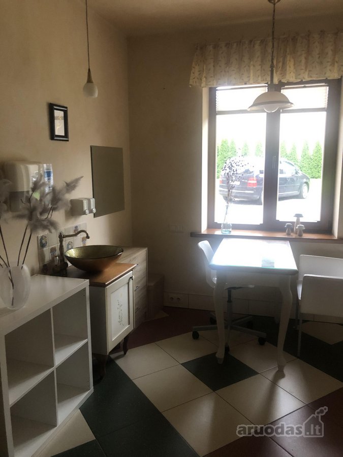 Ramioje arti centro esančioje gatvėje dalimis - nuotraukos Nr. 14