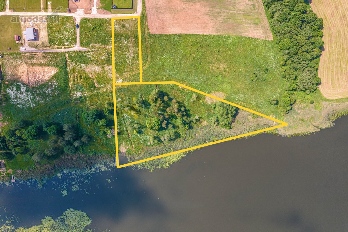 Parduodami du išskirtiniai sklypai „Tvenkinių