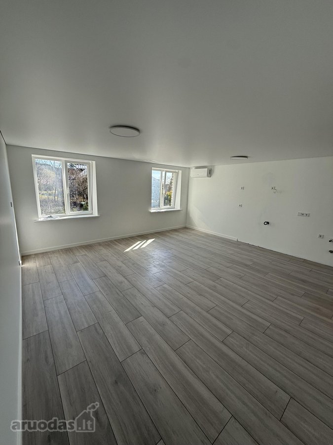 Parduodamas Šviesus Studio Tipo Butas (namo - nuotraukos Nr. 3