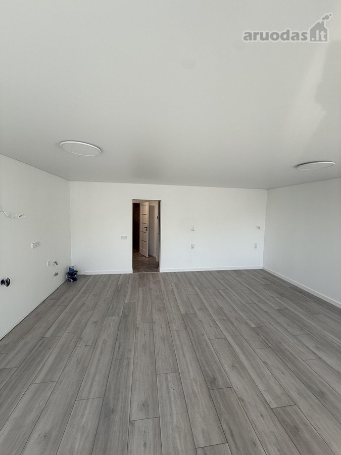 Parduodamas Šviesus Studio Tipo Butas (namo - nuotraukos Nr. 4