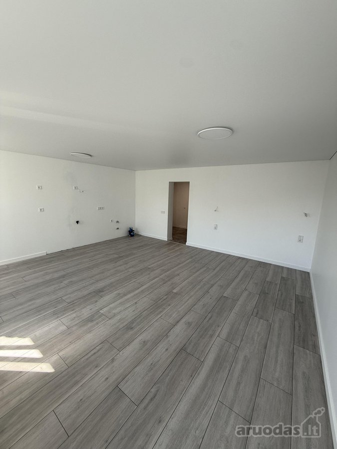 Parduodamas Šviesus Studio Tipo Butas (namo - nuotraukos Nr. 5