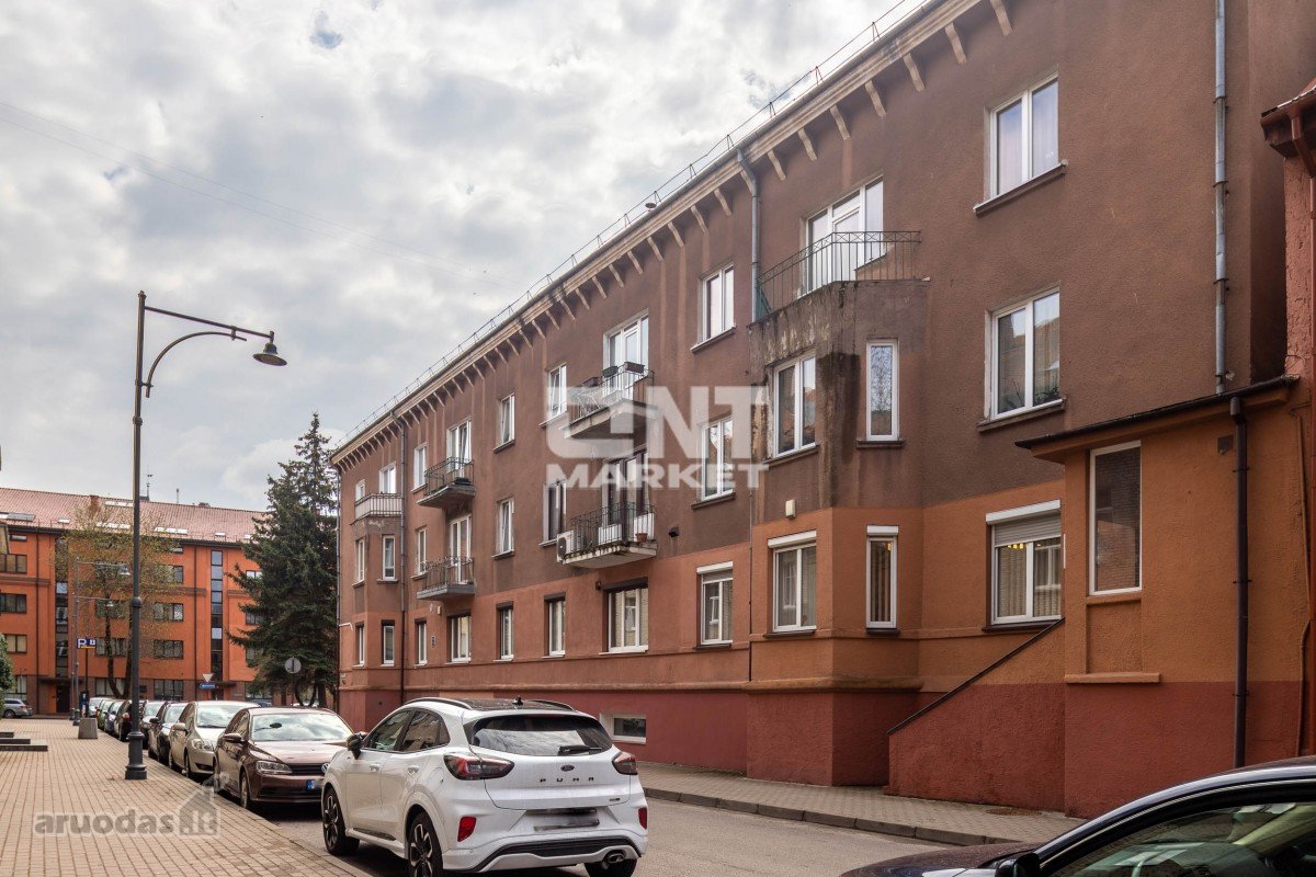 Miesto centre parduodamos pilnai įrengtos 86