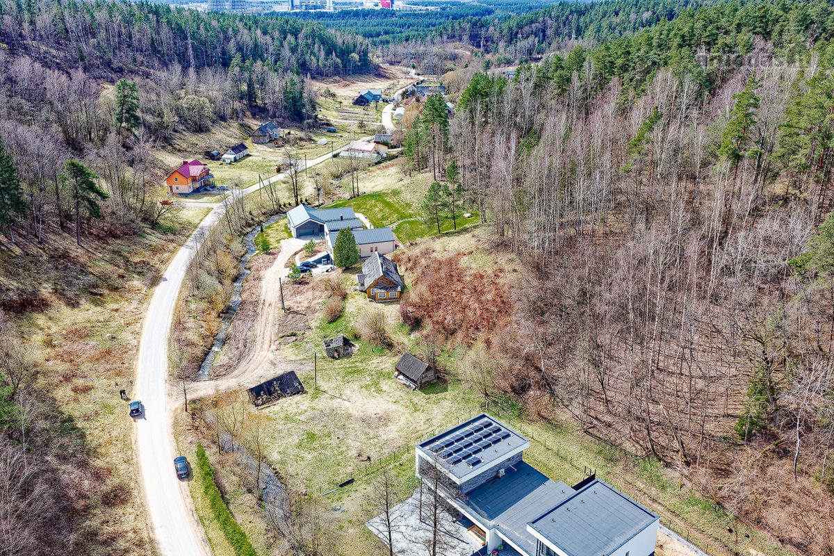Parduodamas sklypas, skirtas dviejų