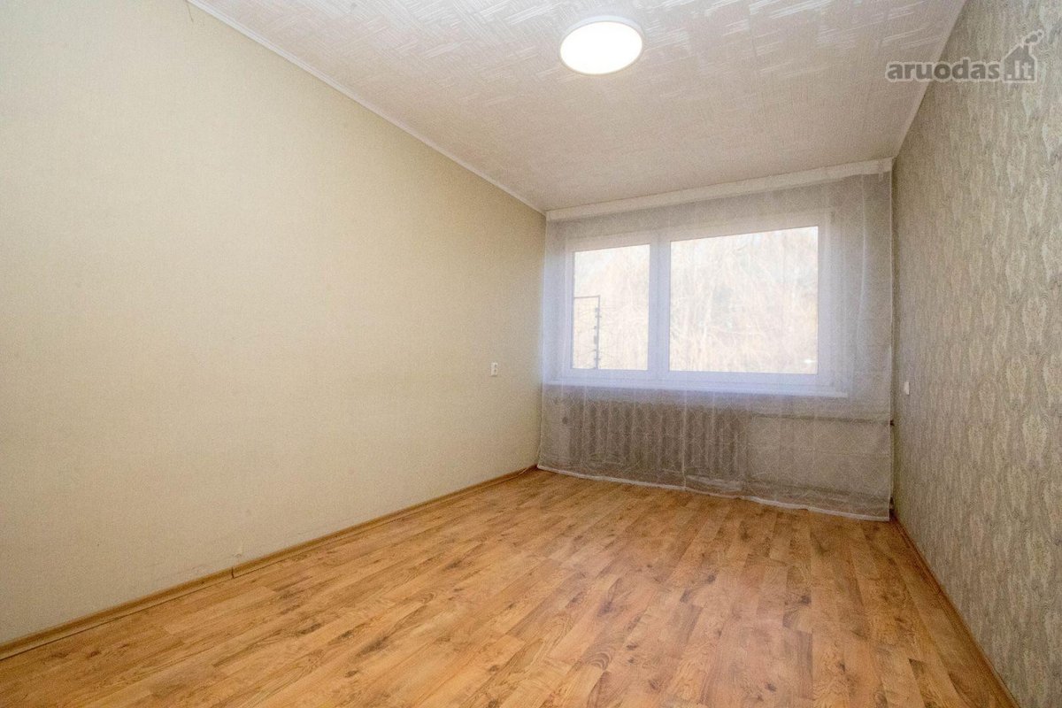 Parduodamas tvarkingas ir erdvus 2 kambarių - nuotraukos Nr. 7