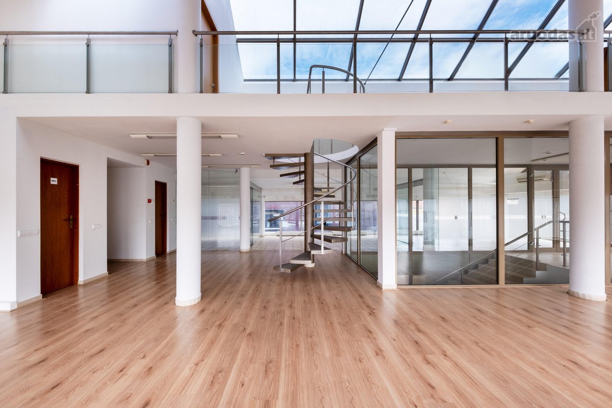 Išskirtinė erdvė Jūsų verslui – 218 m²