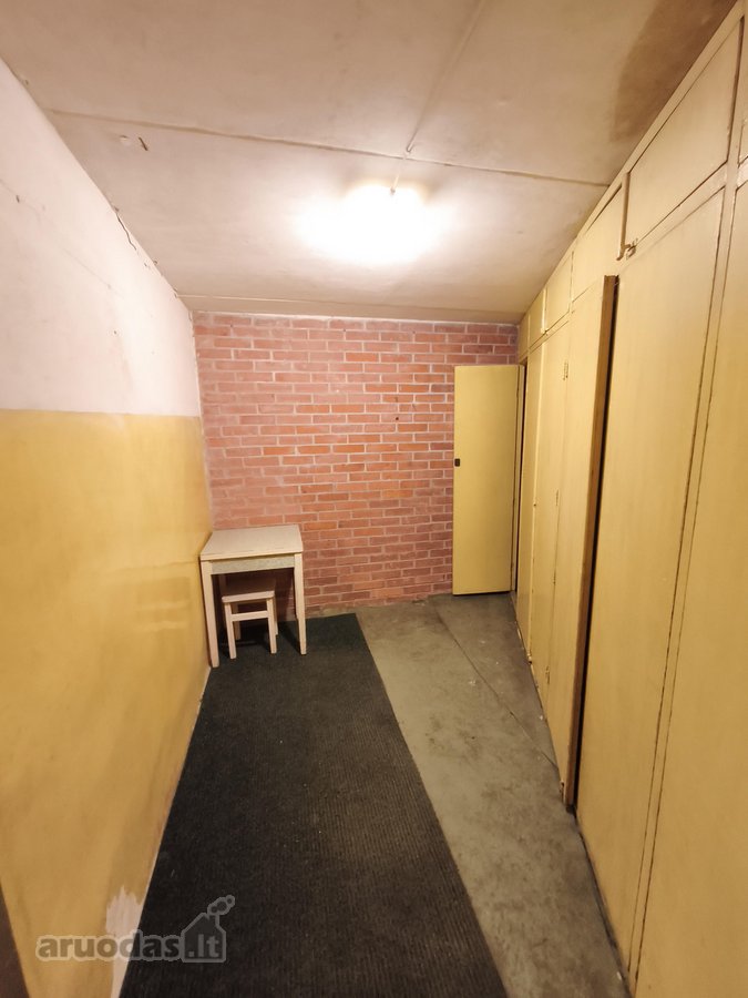 Garažas + pagalbinė patalpa ir rūsys (41.45 m2):