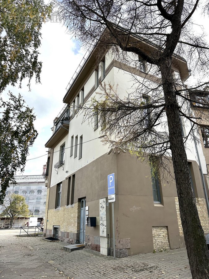 Vilniaus miesto centre prie Lukiškių aikštės - nuotraukos Nr. 2