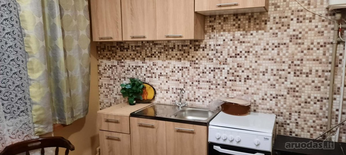 350m iki centro,naujai renovuotas,3 kambariu