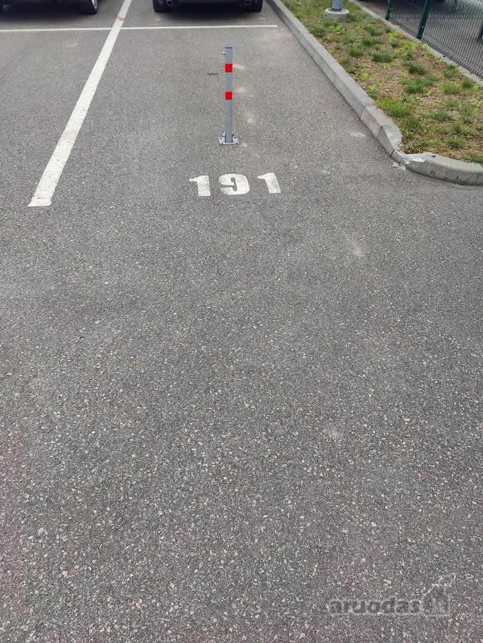 Parduodamos dvi parkingo vietos Elbingo g. 52
