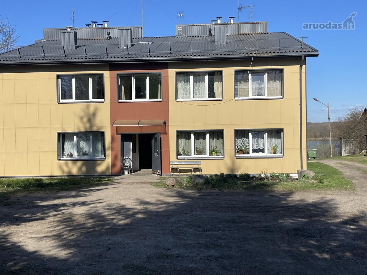 Parduodame šviesų 3 kambarių butą prie