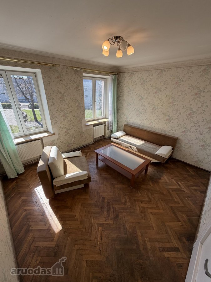 Žaliakalnyje, Aušros G. – Erdvus 3 Kambarių