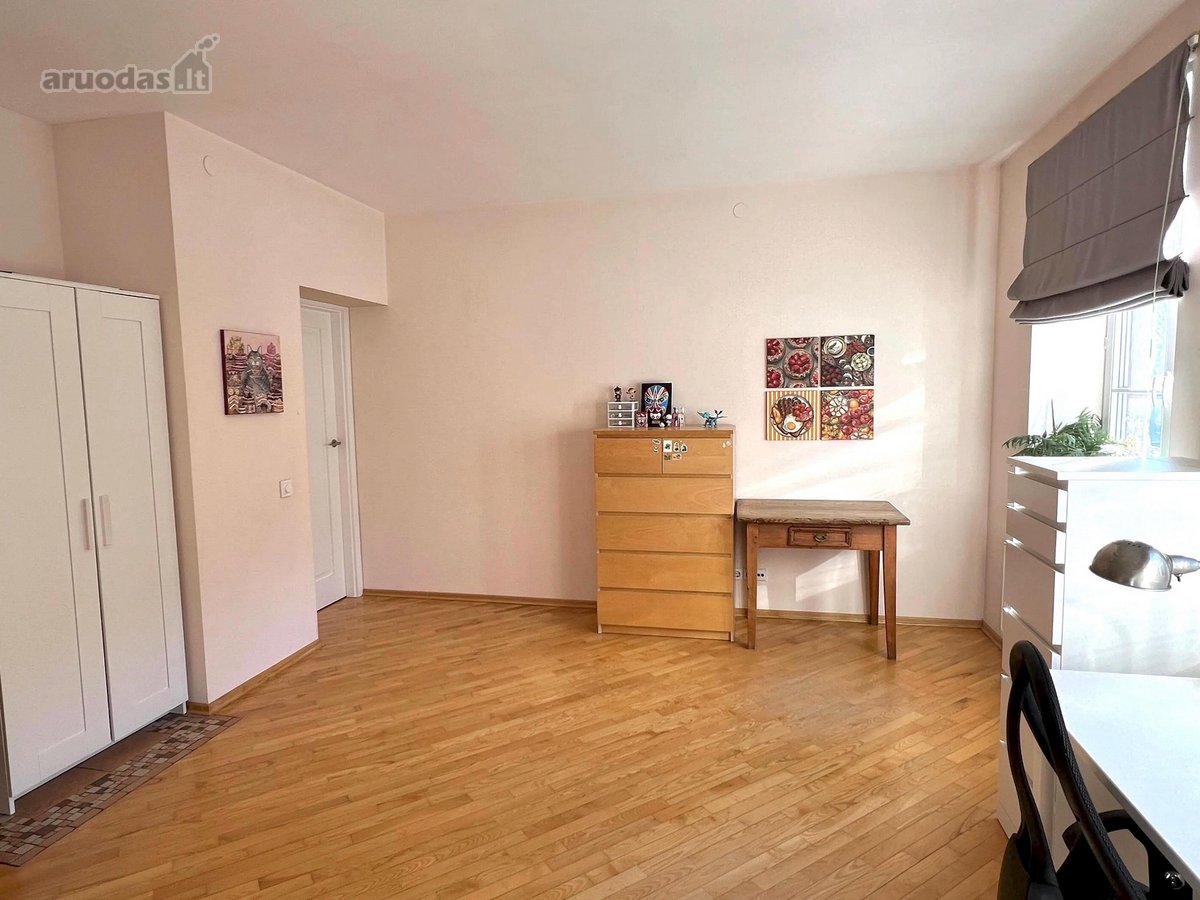 Parduodamas erdvus ir šviesus 3 kambarių - nuotraukos Nr. 8