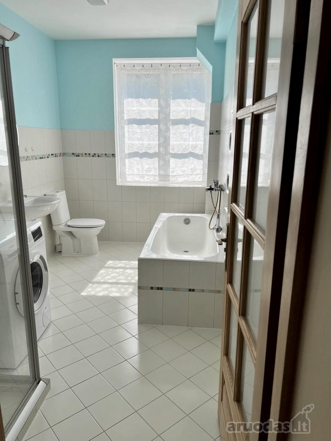 Parduodamas erdvus ir šviesus 3 kambarių - nuotraukos Nr. 10