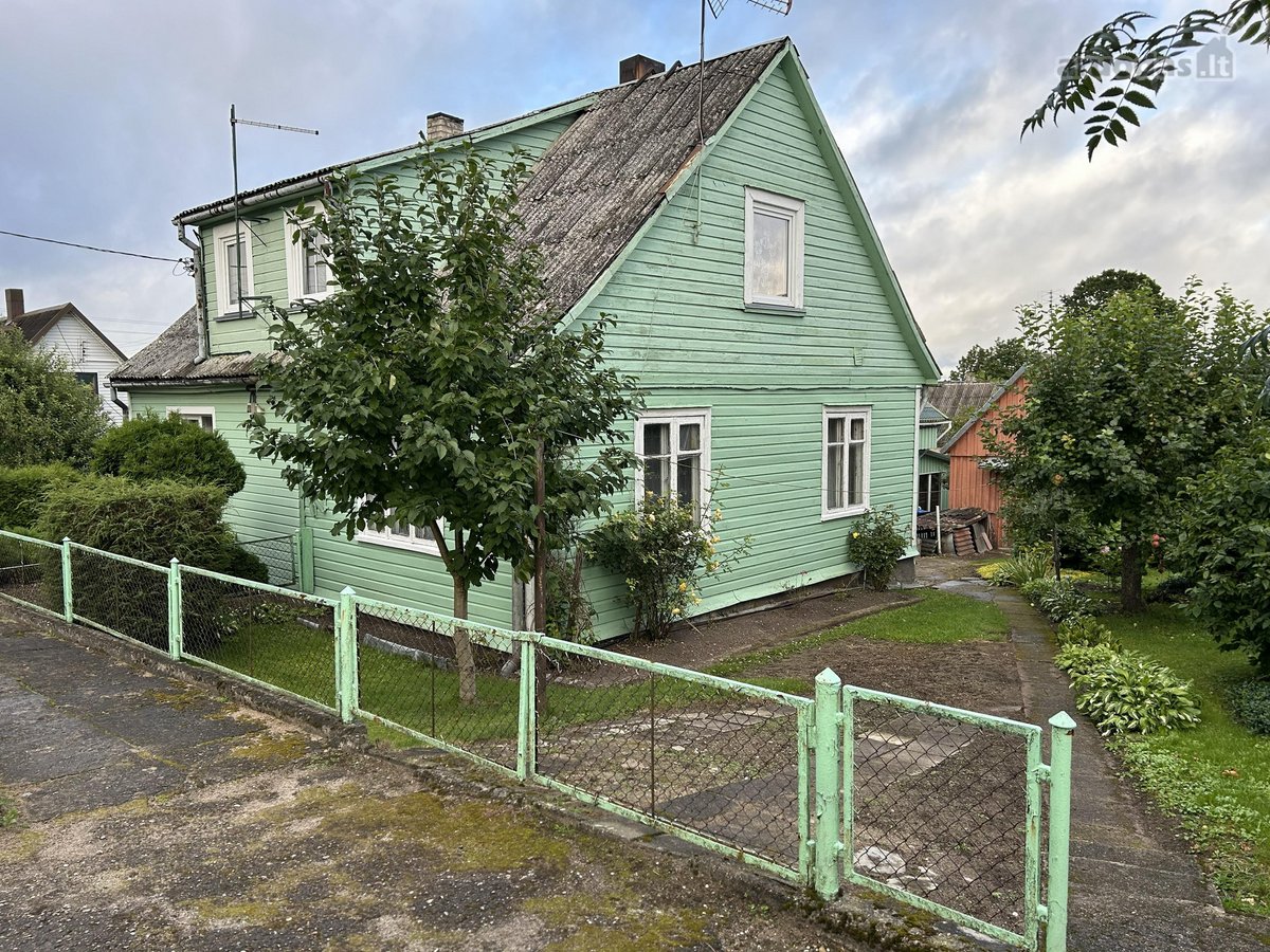 Keičiama jauki 36 m² namo dalis Telšių mieste