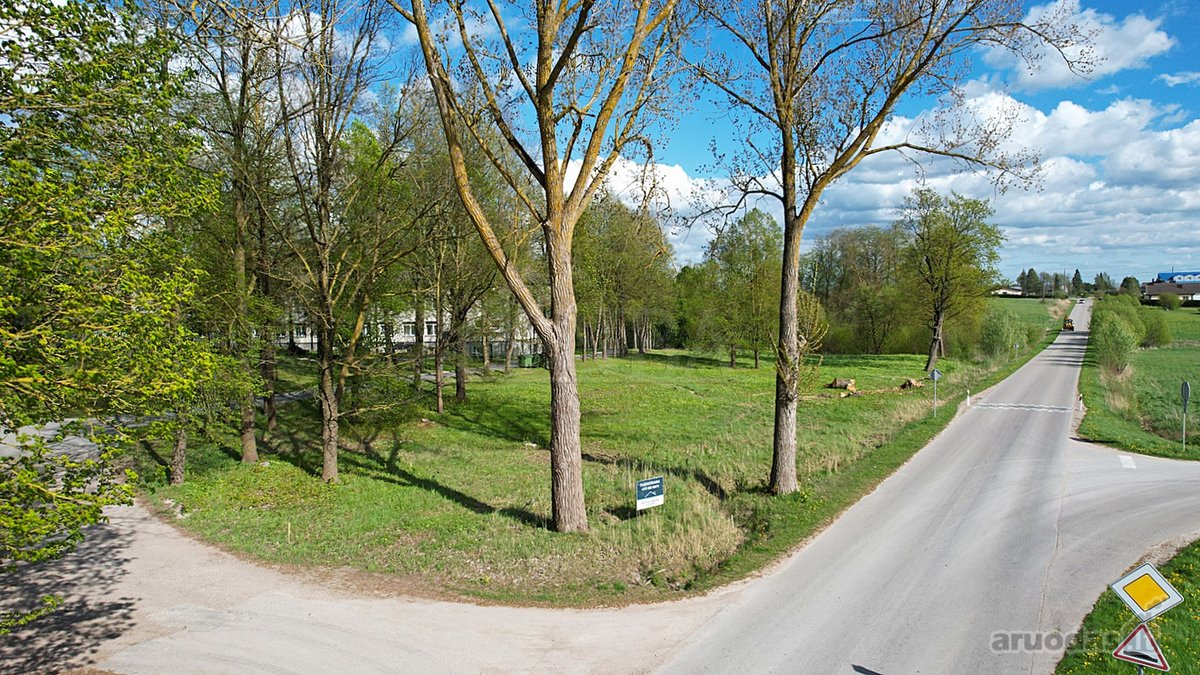 Parduodami trys vienas šalia kito namų valdos - nuotraukos Nr. 2