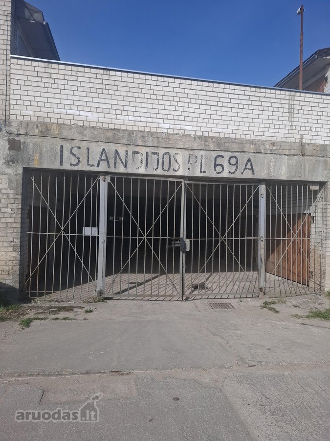 Parduodu sausa požeminį garaža su duobe po