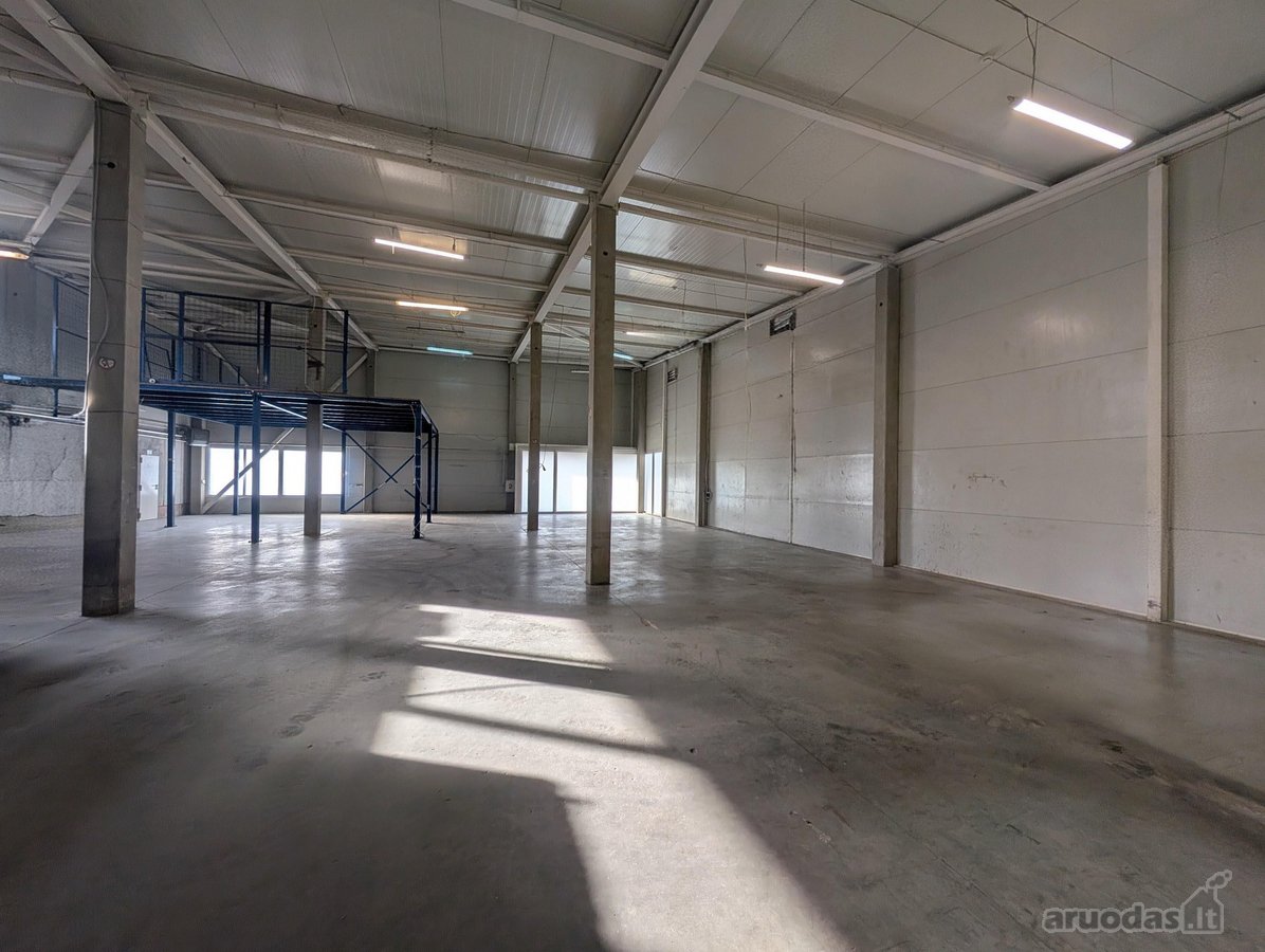 **703 m² Komercinės Patalpos Su Sandėliu,