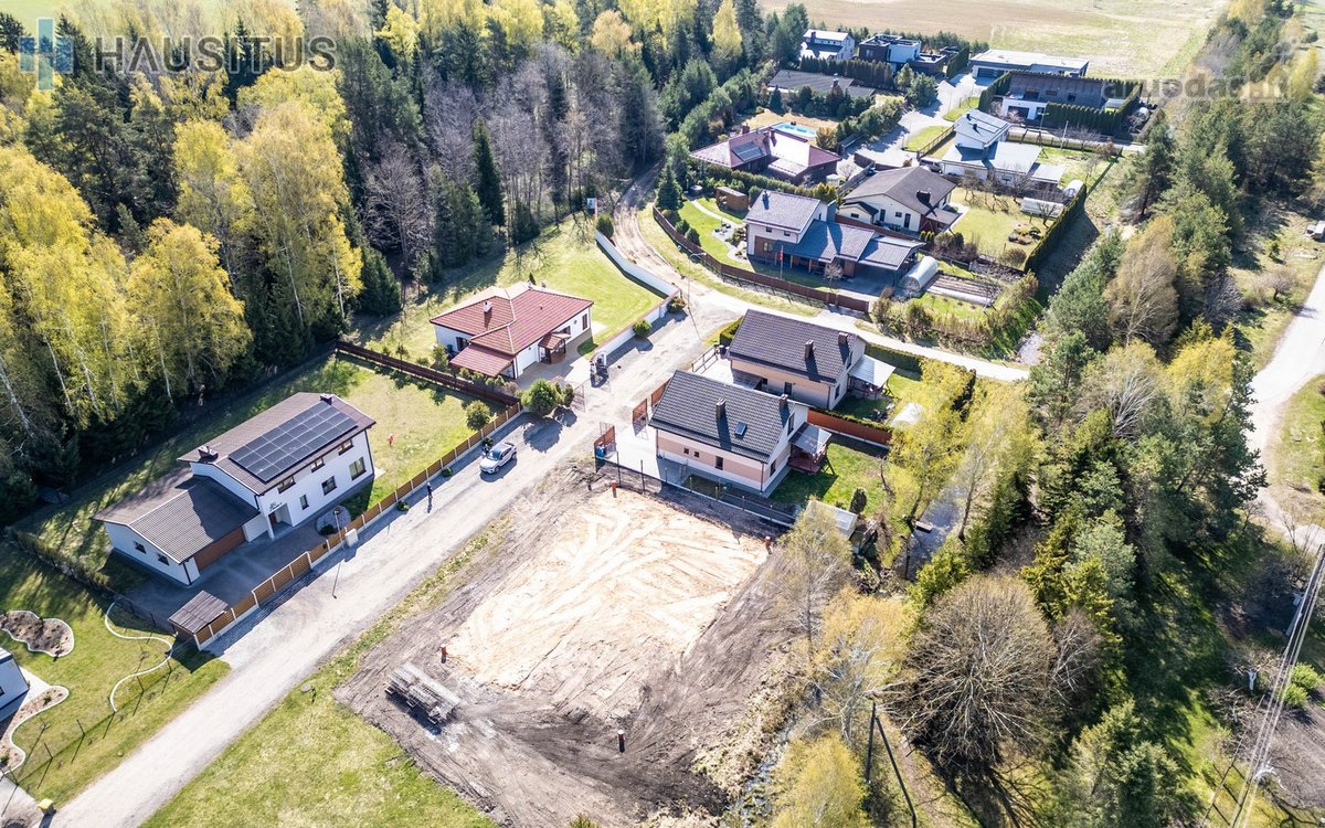 Parduodamas 10 arų sklypas su namo projektu