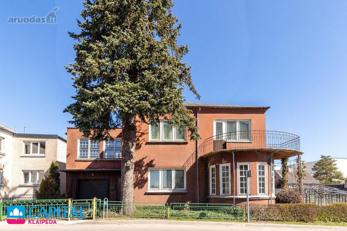 Išskirtinės architektūros namas Gargžduose su