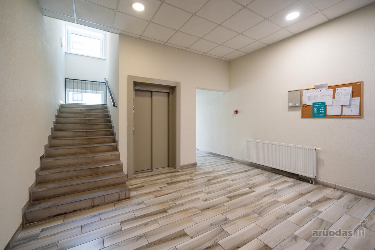 Šviežiai atnaujintas butas su medžio apdaila - nuotraukos Nr. 11