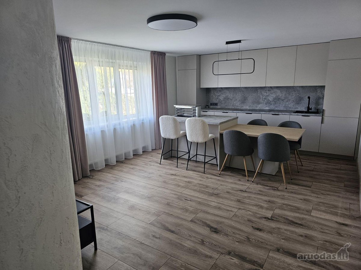 Jaukus, naujai suremontuotas 3 kambarių butas