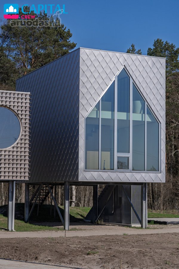 Architektūros Perlas Svencelėje Su Miško Panorama