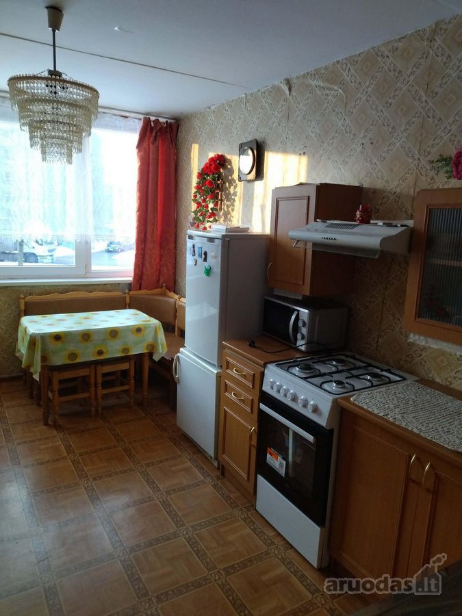 Parduodamas Šėtos gatvėje šiltas, pietvakarių