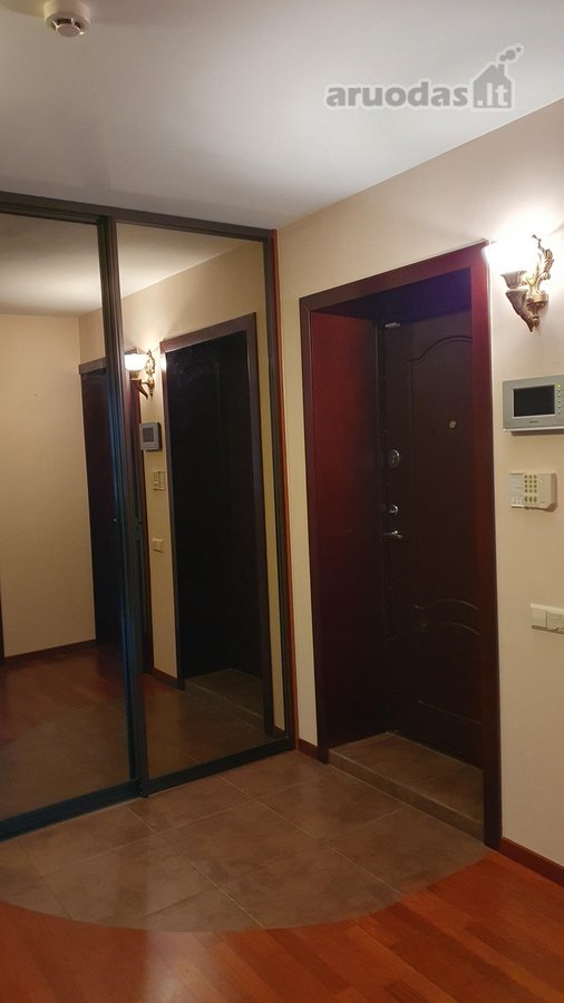 Parduodamas erdvus, šiltas ir jaukus 3 - jų