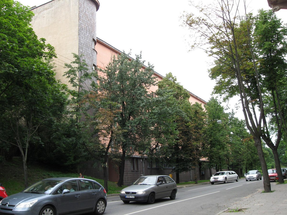 Be tarpininkų parduodamas kambarys pačiame