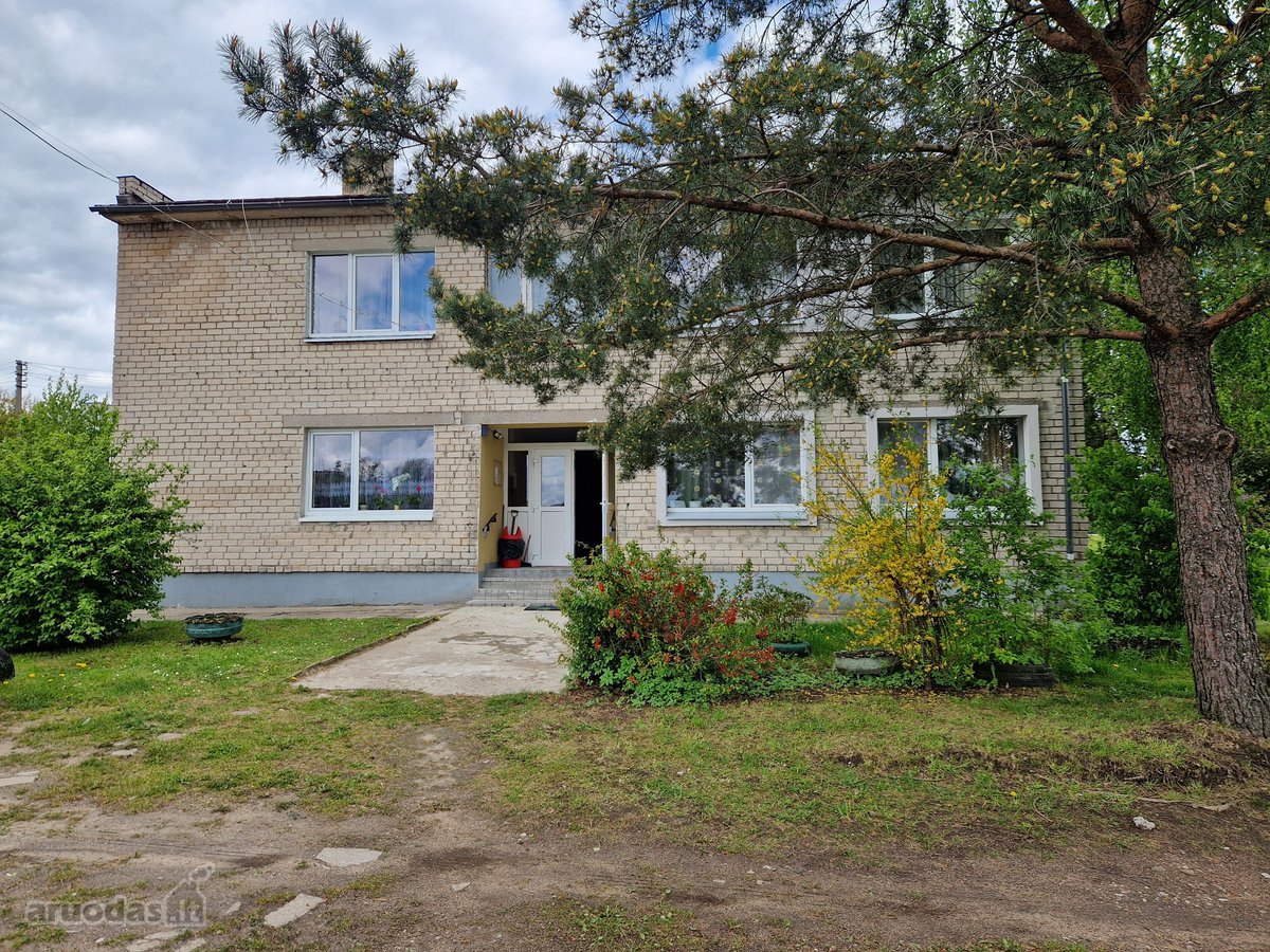 Parduodamas tvarkingas ir šviesus 3 kambarių