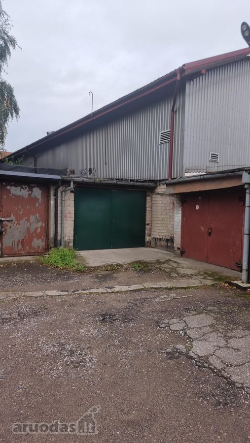 Išbetonuotas,naujai perdažytas ,duobė