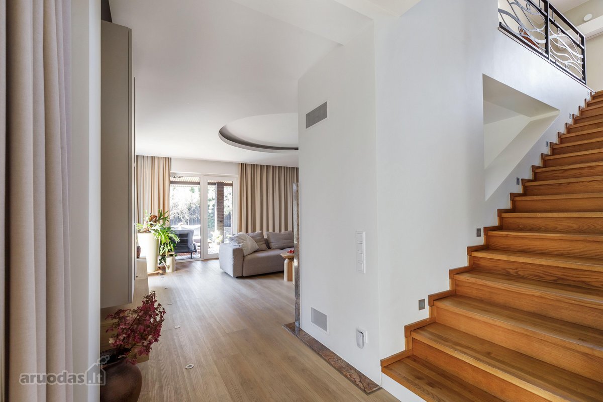 Parduodamas išskirtinis 317 m² namas Ozo - nuotraukos Nr. 14