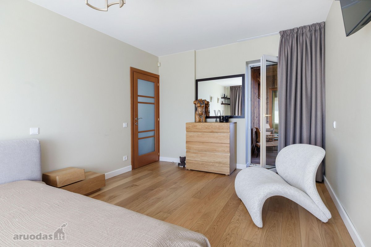 Parduodamas išskirtinis 317 m² namas Ozo - nuotraukos Nr. 19