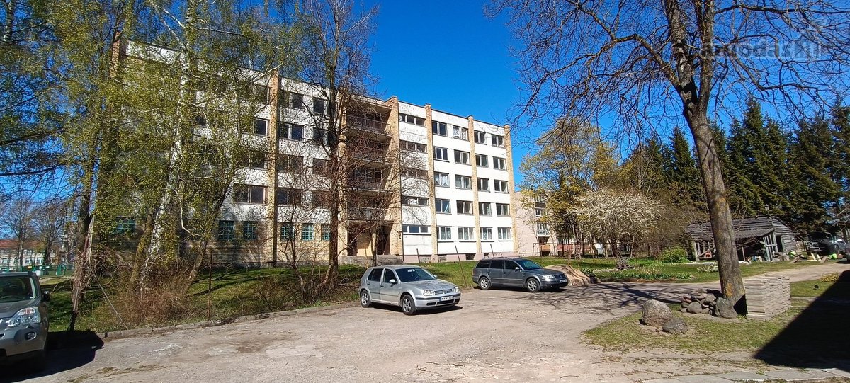 Dviejų kambarių butas, 28,44 m2. Penktame aukšte.
