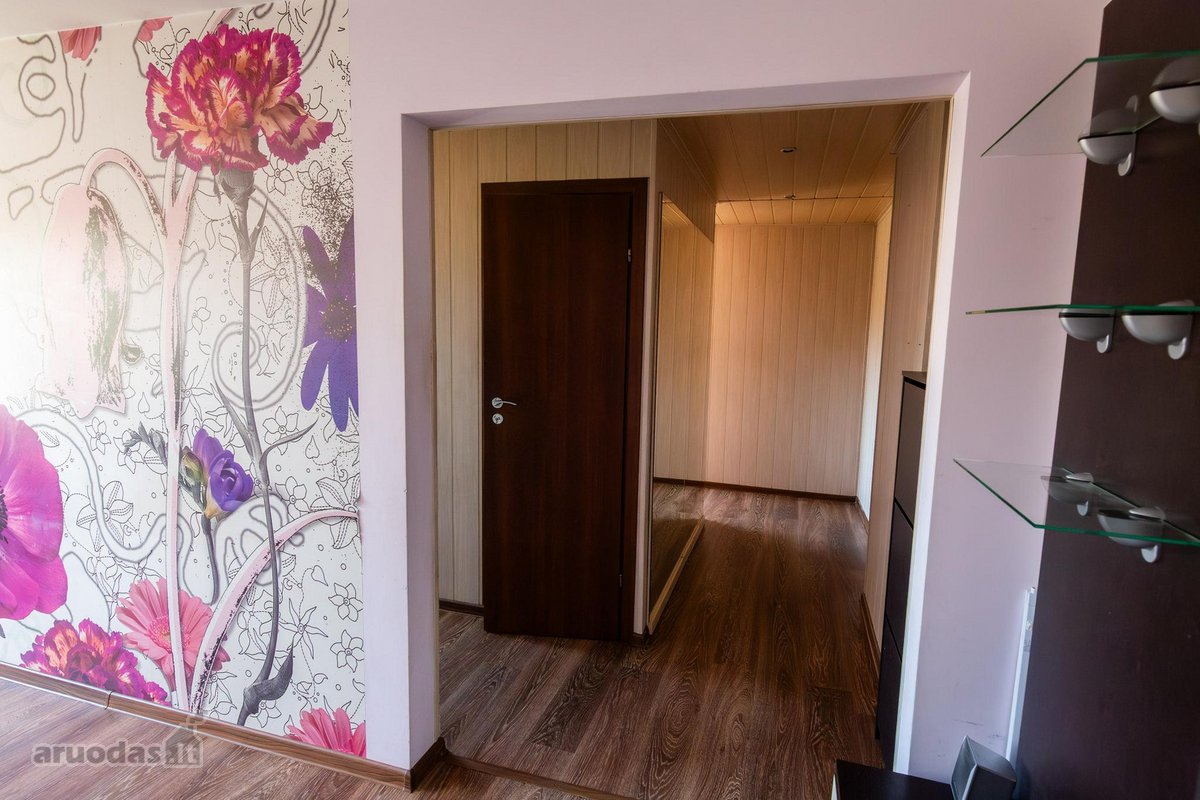Parduodamas šviesus 2 kambarių butas Šiaulių - nuotraukos Nr. 15