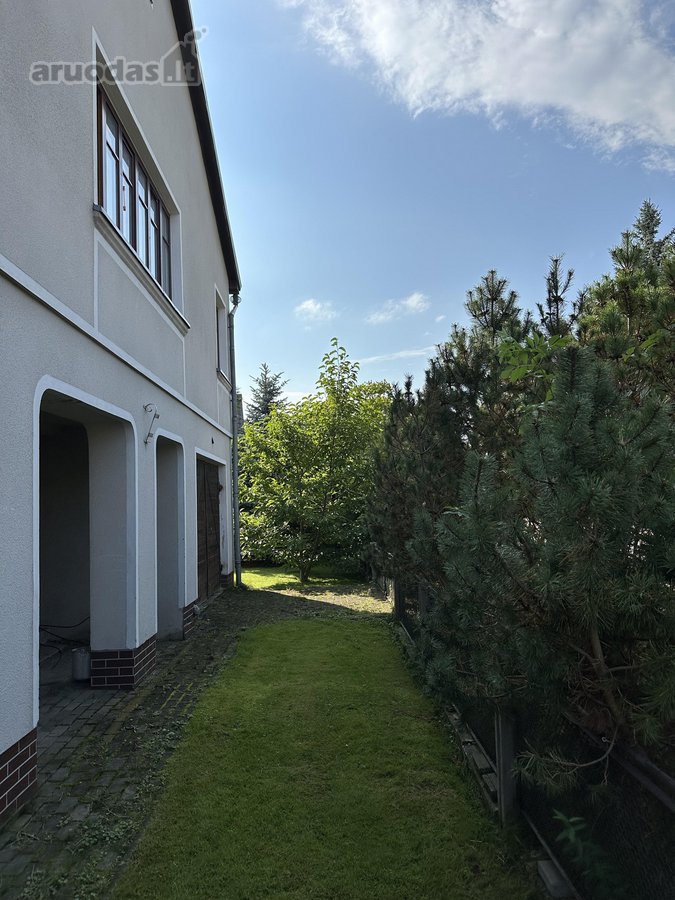 Namas miesto centre. Dvigubas žemės sklypas - nuotraukos Nr. 27